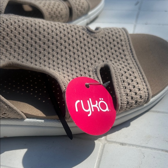 NWT Ryka Women's Taupe Knit Sandals - Picture 4 of 7